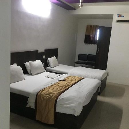 Hotel Long Stay Ахмедабад Экстерьер фото