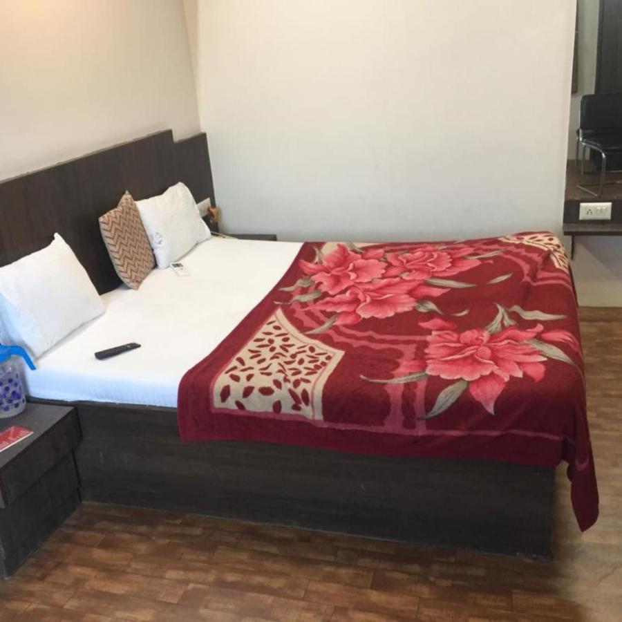 Hotel Long Stay Ахмедабад Экстерьер фото